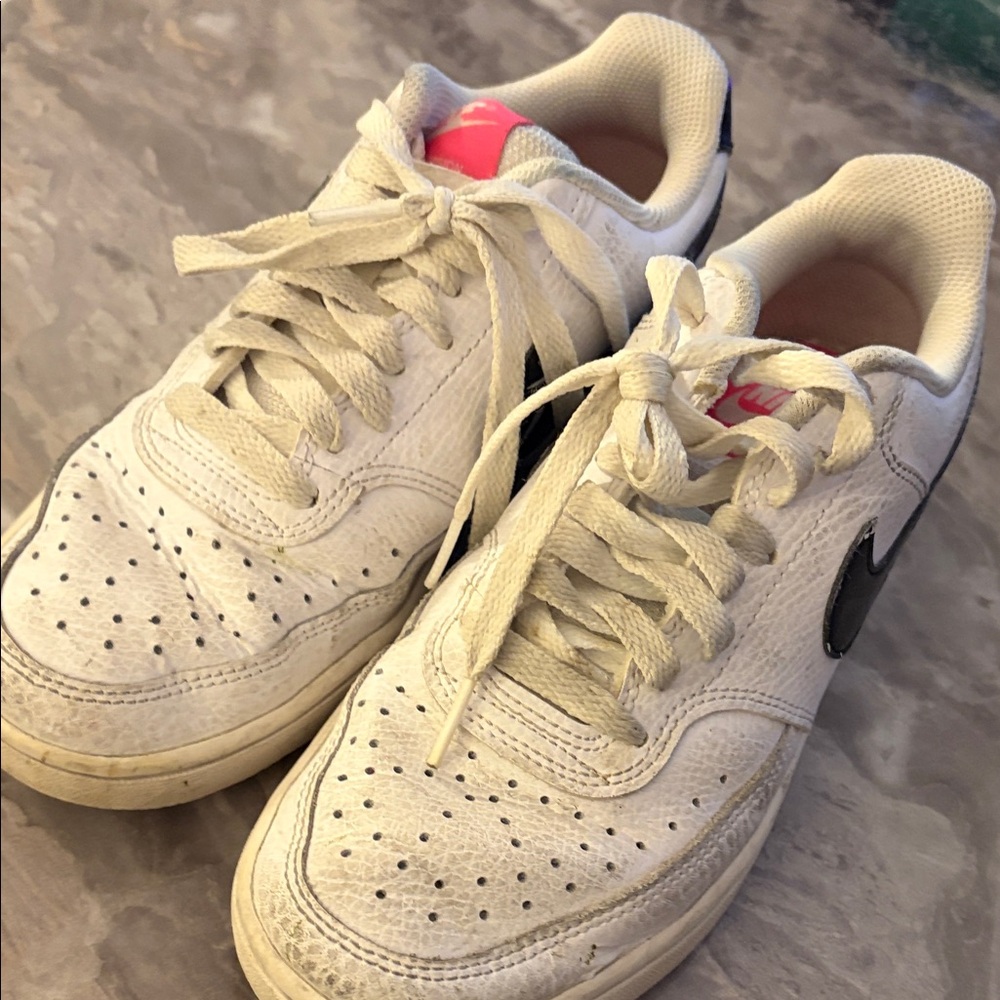 Nike White and Black‎ Pink Court Vision Shoes - Picture 7 of 7